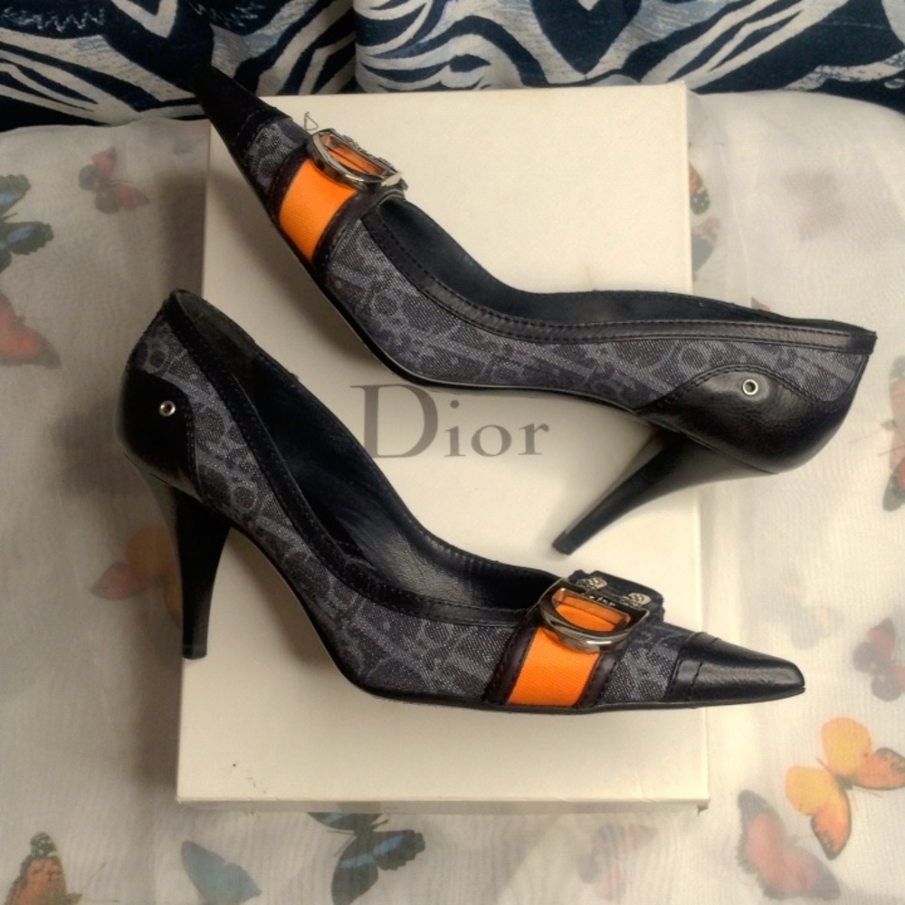Christian Dior 7.5 ladies shoes Pre❤️ Authentic - Picture 4 of 6